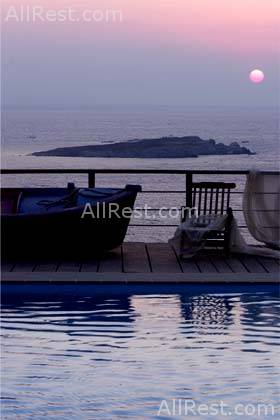 Tharroe of Mykonos 24
